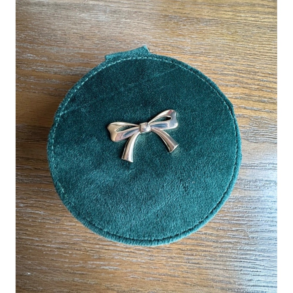 Emerald Green Velvet Round Jewelry Case Gold Bow Travel Organizer Box